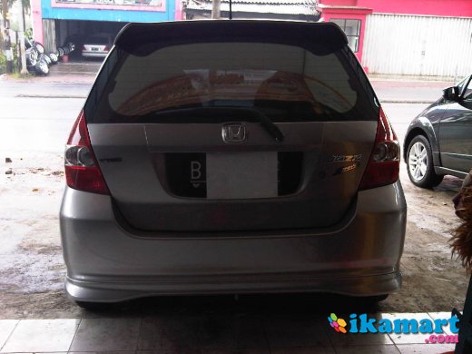 DIJUAL HONDA  JAZZ  VITEC SPORTY AT 2006 ABU  ABU  METALIK 