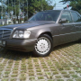 JUAL MERCY W 124 300E M/T Th 1991 ABU-ABU TUA METALIK