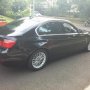 JUAL BMW 320i HITAM 2013 LUXURY 99,99% KM 700 SEPERTI BARU