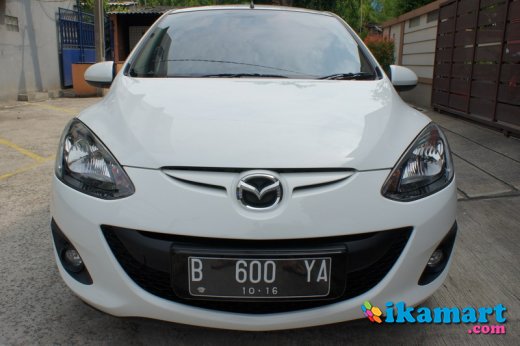 Jual Mazda 2 Sedan Putih  2011 TV GPS Mobil  Simpanan 