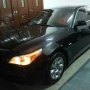 Jual BMW SERI 520i 2005 hitam metalic