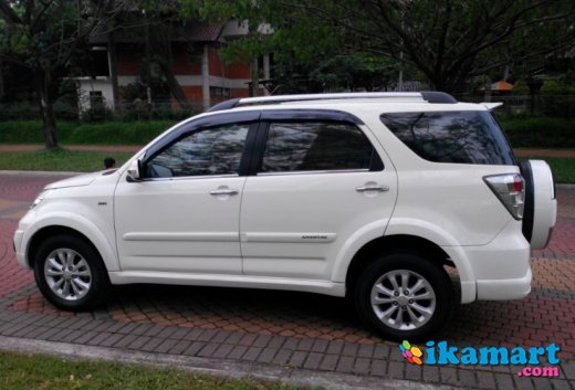 JUAL DAIHATSU TERIOS TX A/T ADVENTURE 2013 PUTIH SPORTY 