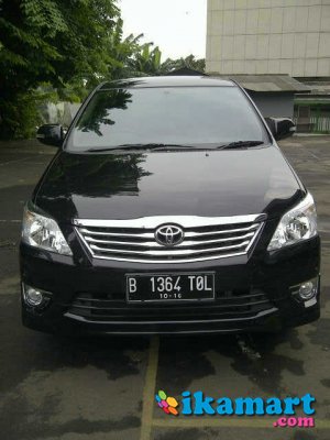 Jual Toyota Innova V Luxury 2011 - Masih mulus KM 3800 - Mobil