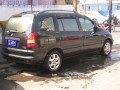 Chevrolet Zafira CD Matic tahun 2001 warna hitam