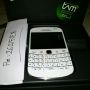 BLACKBERRY BOLD 9900 DAKOTA WHITE