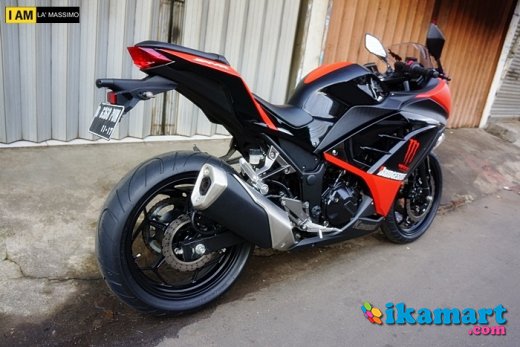 Jual Kawasaki Ninja 250 FI Ban Battlax BT90 MINT - Motor