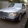 JUAL MERCEDES BENZ E220 MANUAL TH 1994 SILVER