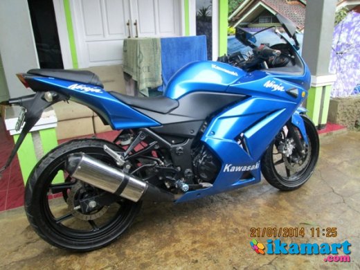 Jual ninja 250 biru 2010 ori biru mulus Plat D - Motor