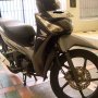 Jual over kredit supra 125 helm in biru PGMFI 04/2012