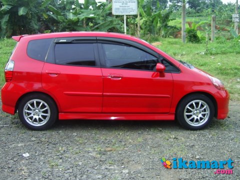 Honda Jazz  vtec  mmc sporty manual 2006  red ferrari Ex 