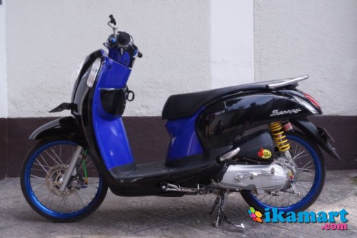 Jual Scoopy  FI biru  hitam Plat D Motor 