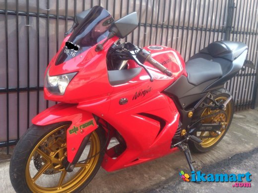 Jual Cepat Ninja  250  R Karbu MERAH thn 2011  Modif  Motor