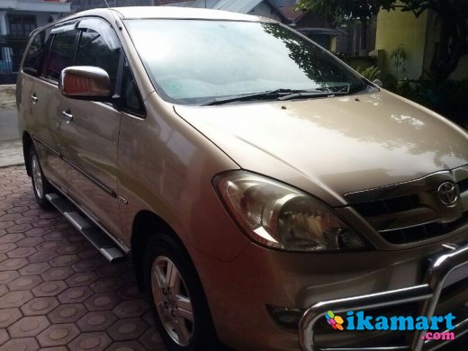 Jual Kijang Innova type G tahun 2004 kondisi mulus - Mobil