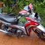 Jual Over Kredit Honda Blade juni 2012 warna Merah Silver