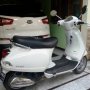 Jual Piaggio Vespa LX125 tahun 2012 putih kilometer rendah