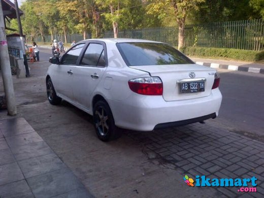 Jual Toyota Vios Putih 2004 - Mobil