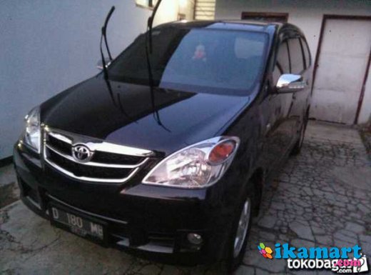 Toyota Avanza  G 2010 plat  D hitam Mobil 