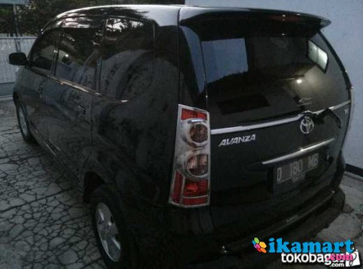 Toyota Avanza  G 2010 plat  D hitam Mobil 