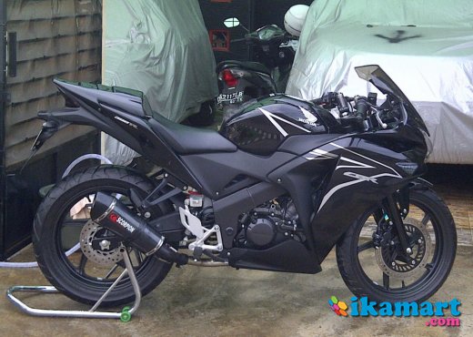  CBR  150  HITAM 2013  Mulus Seperti Baru Motor