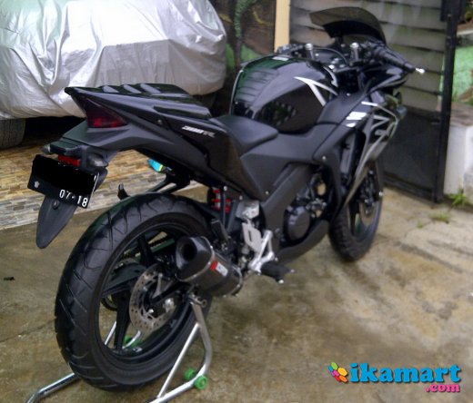  CBR  150  HITAM 2013  Mulus Seperti Baru Motor