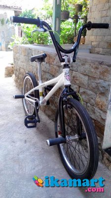  JUAL  BMX  FLATLAND  custom Sepeda 