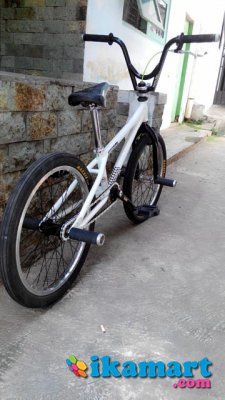  JUAL  BMX  FLATLAND  custom Sepeda 