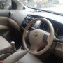 Grand Livina 1,5XV M/T 2009 Grey Metalik Tangan-1