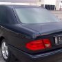 Mercedes benz e 230 96 hitam manual