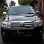 Jual Toyota Fortuner 2.5G 2009 Hitam terawat plat D