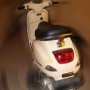 DIJUAL PIAGGIO VESPA LX 125 KUNING