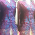 kebaya ungu