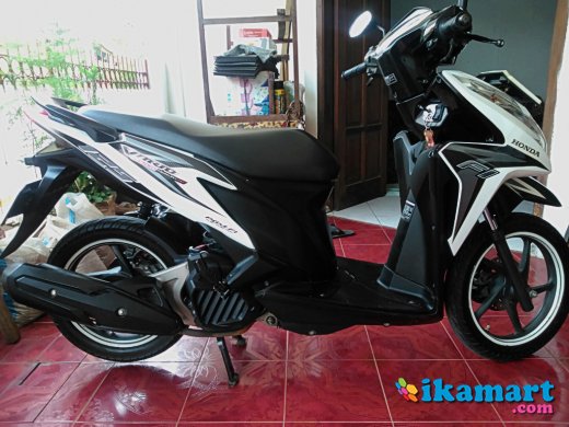 DIJUAL HONDA VARIO  125 PUTIH  SILVER  Motor