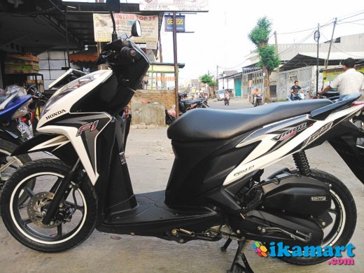 DIJUAL HONDA VARIO  125 PUTIH  SILVER  Motor