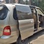 Jual KIA Carnival thn 2000 silver