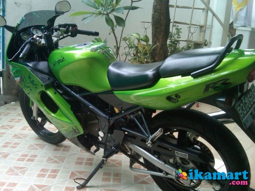 Kawasaki Ninja 150 RR Desember thn 2010 Wrn Ijo - Motor