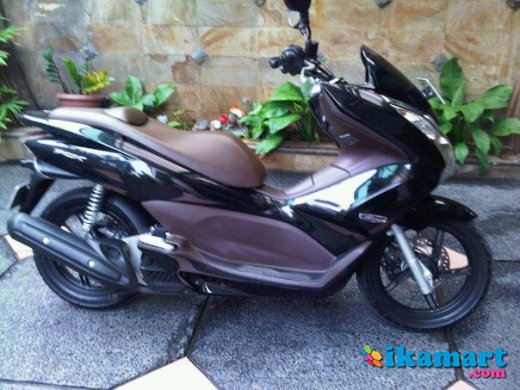 Jual HONDA PCX 125 HITAM 2011 MULUS TERAWAT - Motor