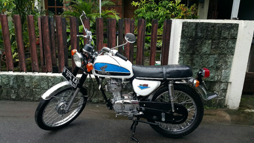 Di jual honda cb 100 1975 - Motor