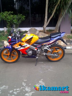 Jual Honda CBR150 Repsol Limited Edition mulussss - Motor