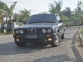 BMW 318i 1990 exterior dan interior