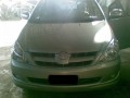 Toyota Inova 2.0 VVTI G Manual 2005