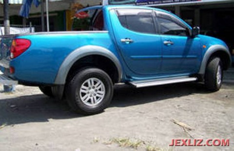 STRADA TRITON EXCEED 2008 A/T TURBO DIESEL - Mobil