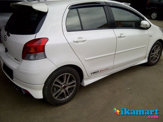 Jual TOYOTA YARIS  TRD 2010  white Mobil 